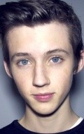 Troye Sivan - bio and intersting facts about personal life.