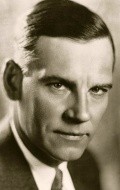 Walter Huston - bio and intersting facts about personal life.