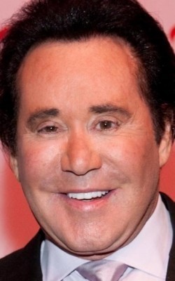 All best and recent Wayne Newton pictures.