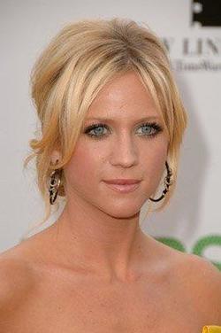 Brittany Snow picture