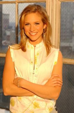 Brittany Snow picture
