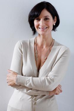 Carrie-Anne Moss picture