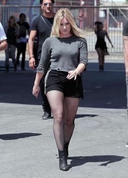 Hilary Duff picture