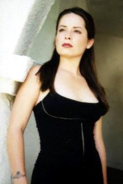 Holly Marie Combs picture