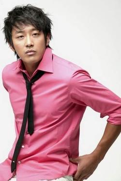 Ha Jeong Woo picture