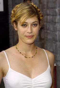 Lizzy Caplan picture