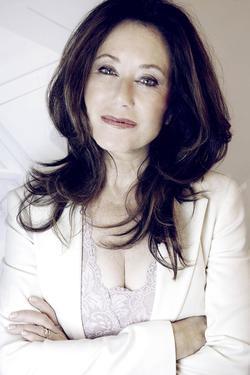 Mary McDonnell picture