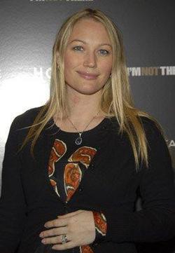 Sarah Wynter picture