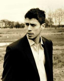 Toby Kebbell picture