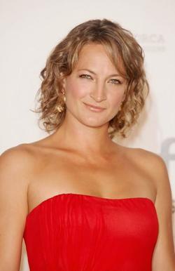 Zoe Bell picture
