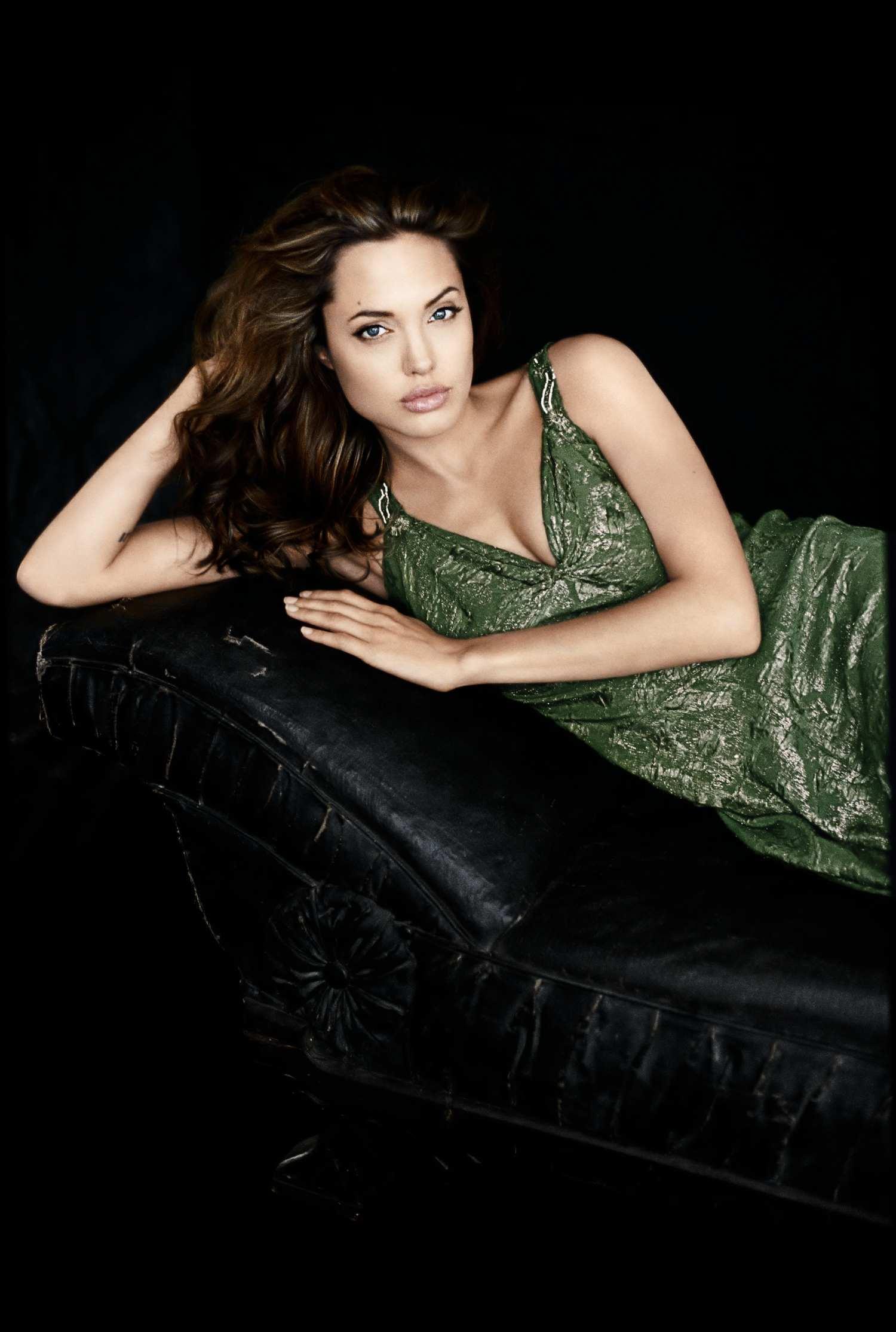 Angelina Jolie wallpaper