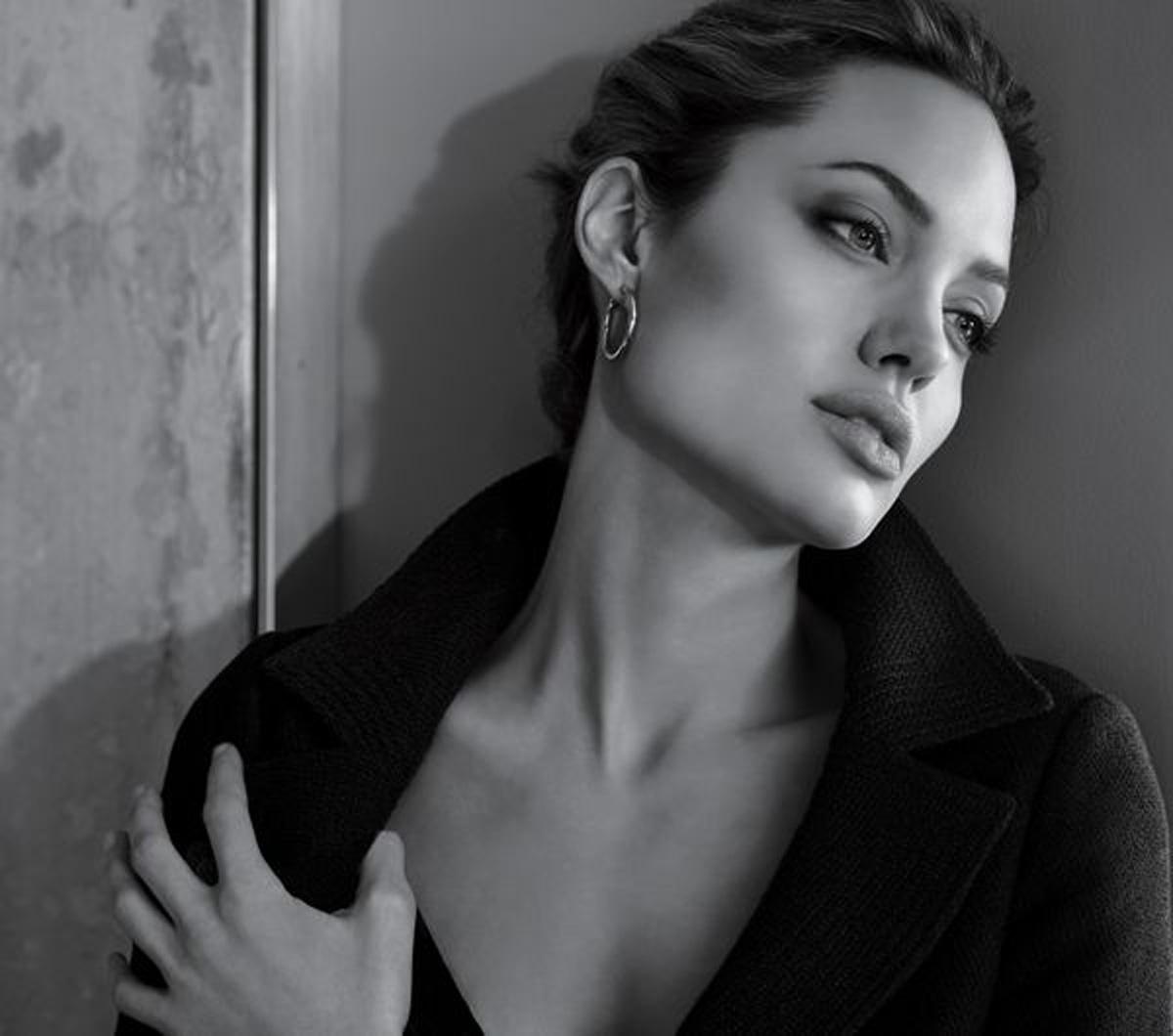 Angelina Jolie wallpaper