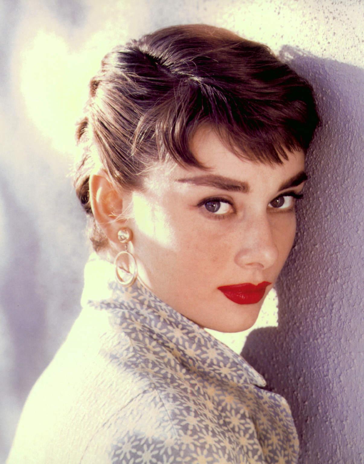 Audrey Hepburn wallpaper